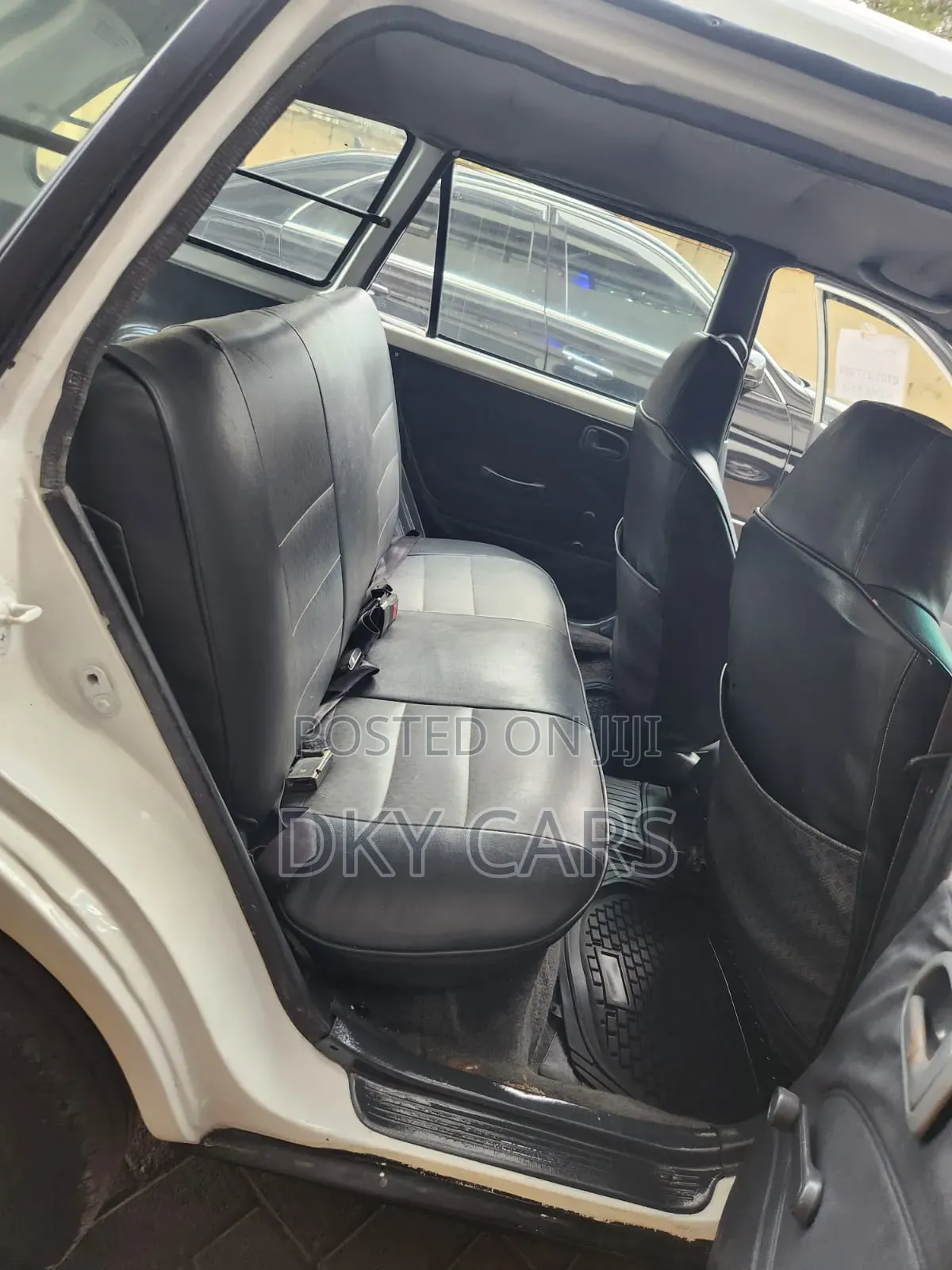 Toyota Corolla 2000 White