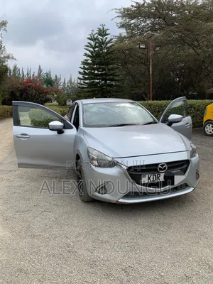 Mazda Demio 2017 Silver