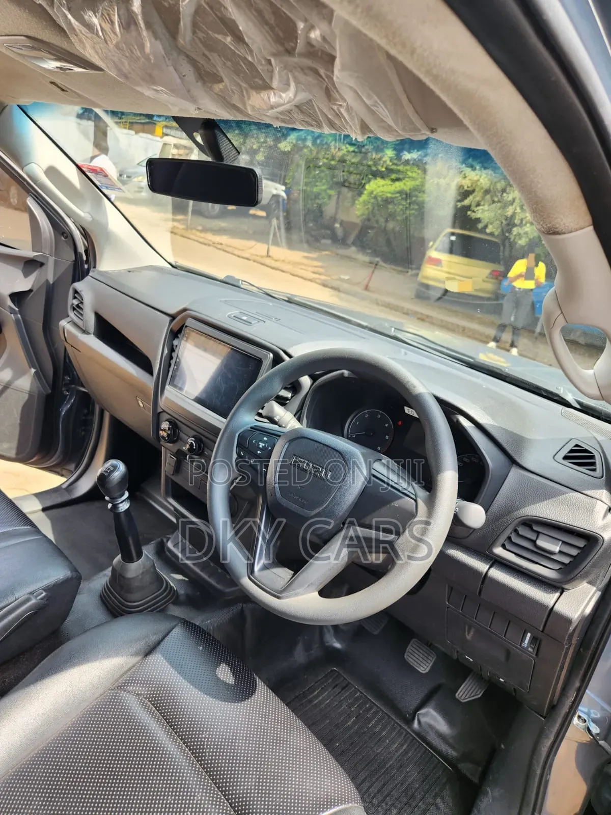 Isuzu D-MAX 2025 Gray