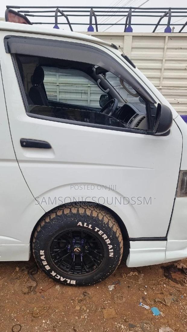 Toyota Hiace 7L Front Door - thumbnail 6