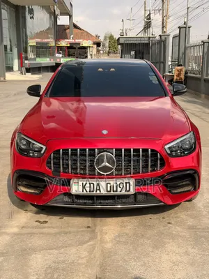 Mercedes-Benz E220 2016 Red
