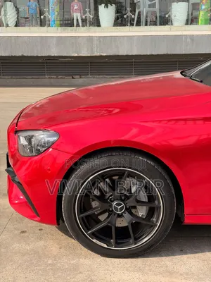 Mercedes-Benz E220 2016 Red