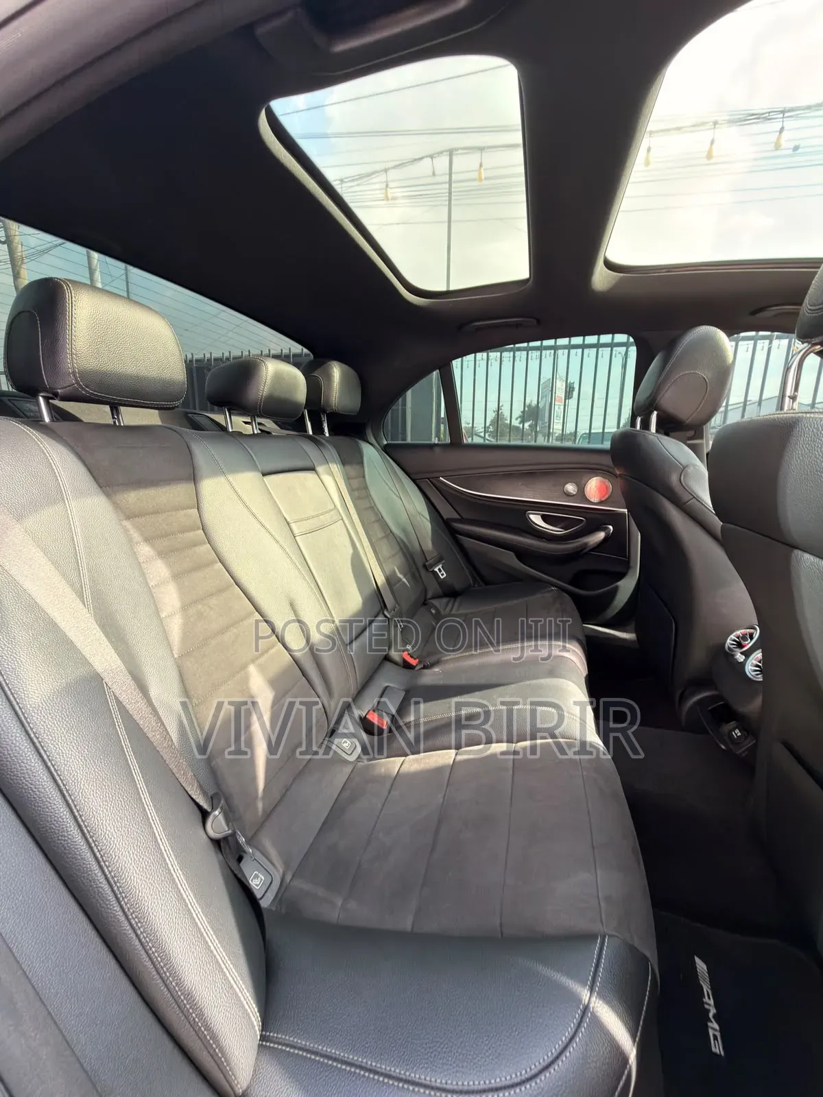 Mercedes-Benz E220 2016 Red