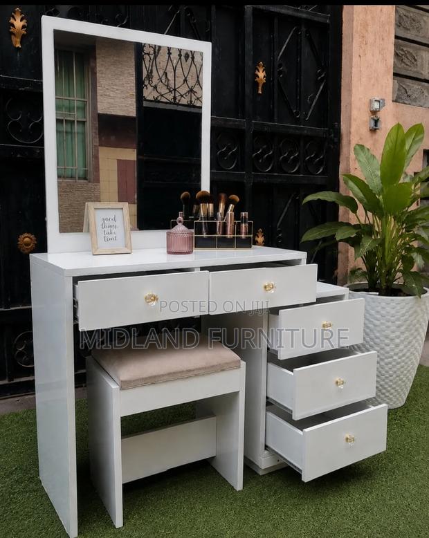 Dressing Table / Vanity Table With Stool / - thumbnail 2