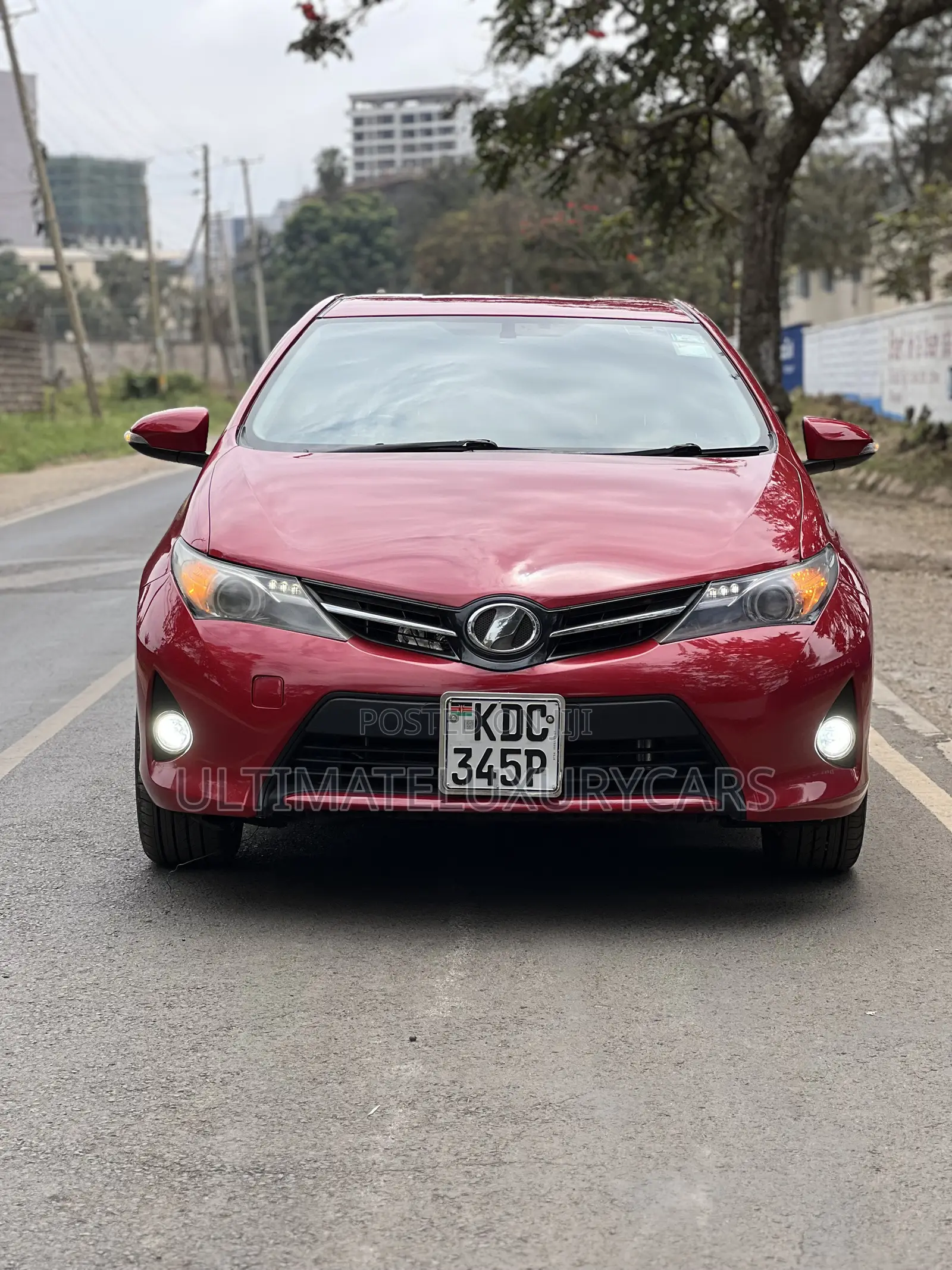 Toyota Auris 2014 Red