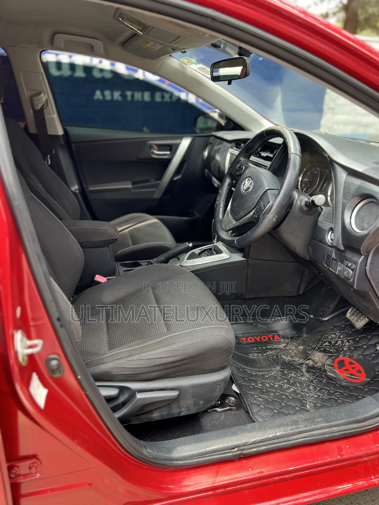 Toyota Auris 2014 Red