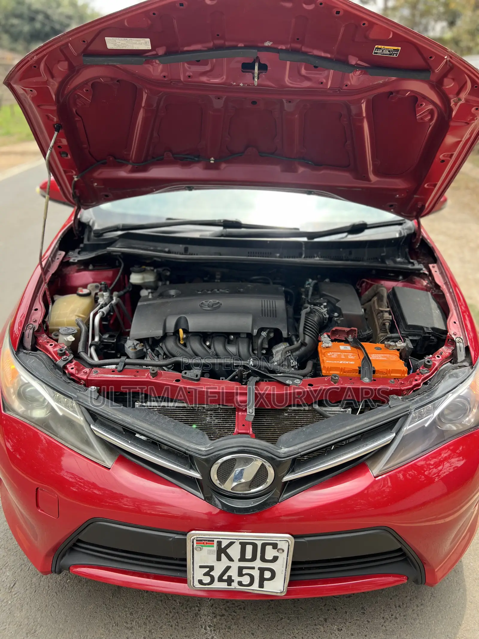 Toyota Auris 2014 Red