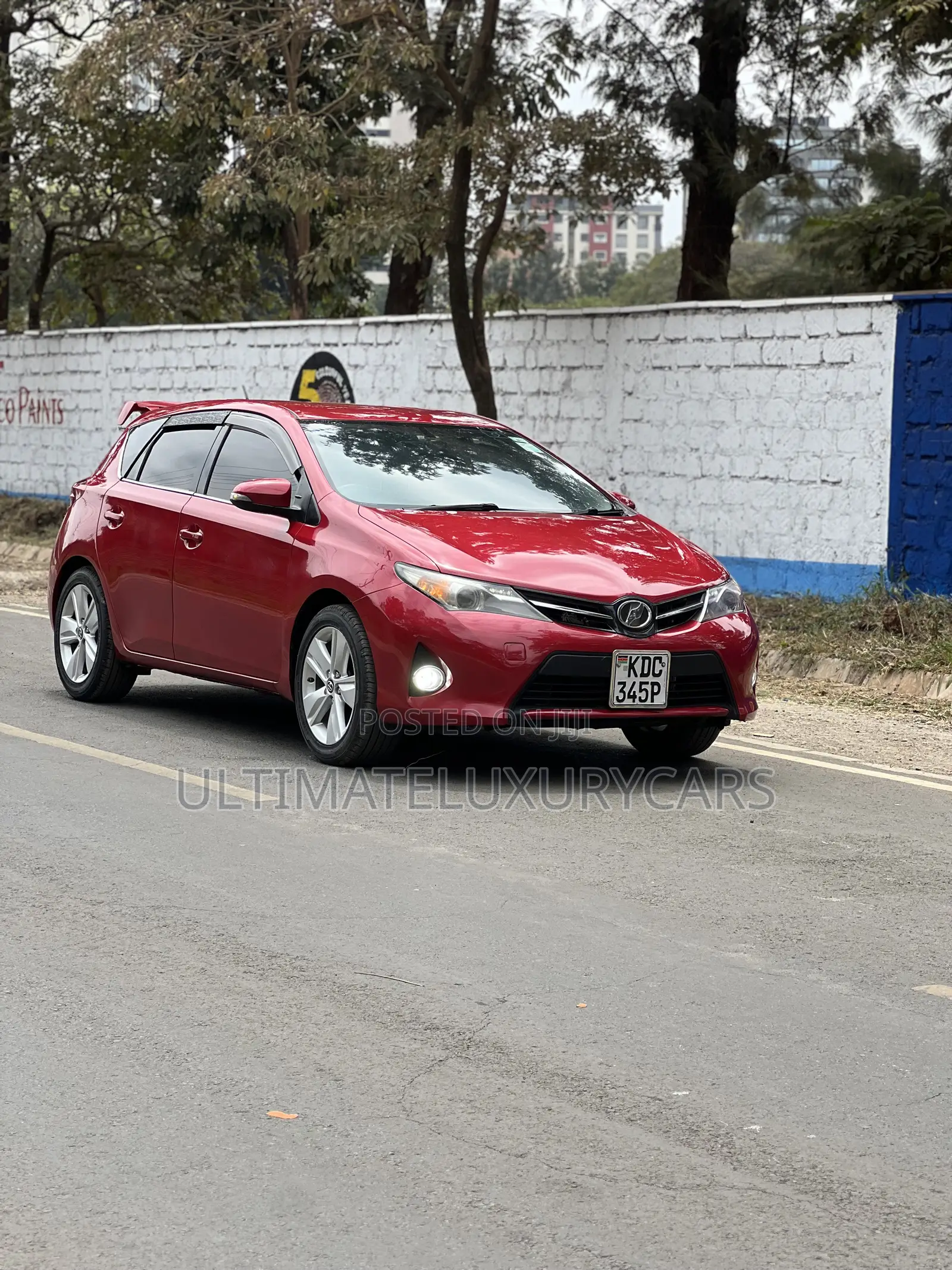 Toyota Auris 2014 Red
