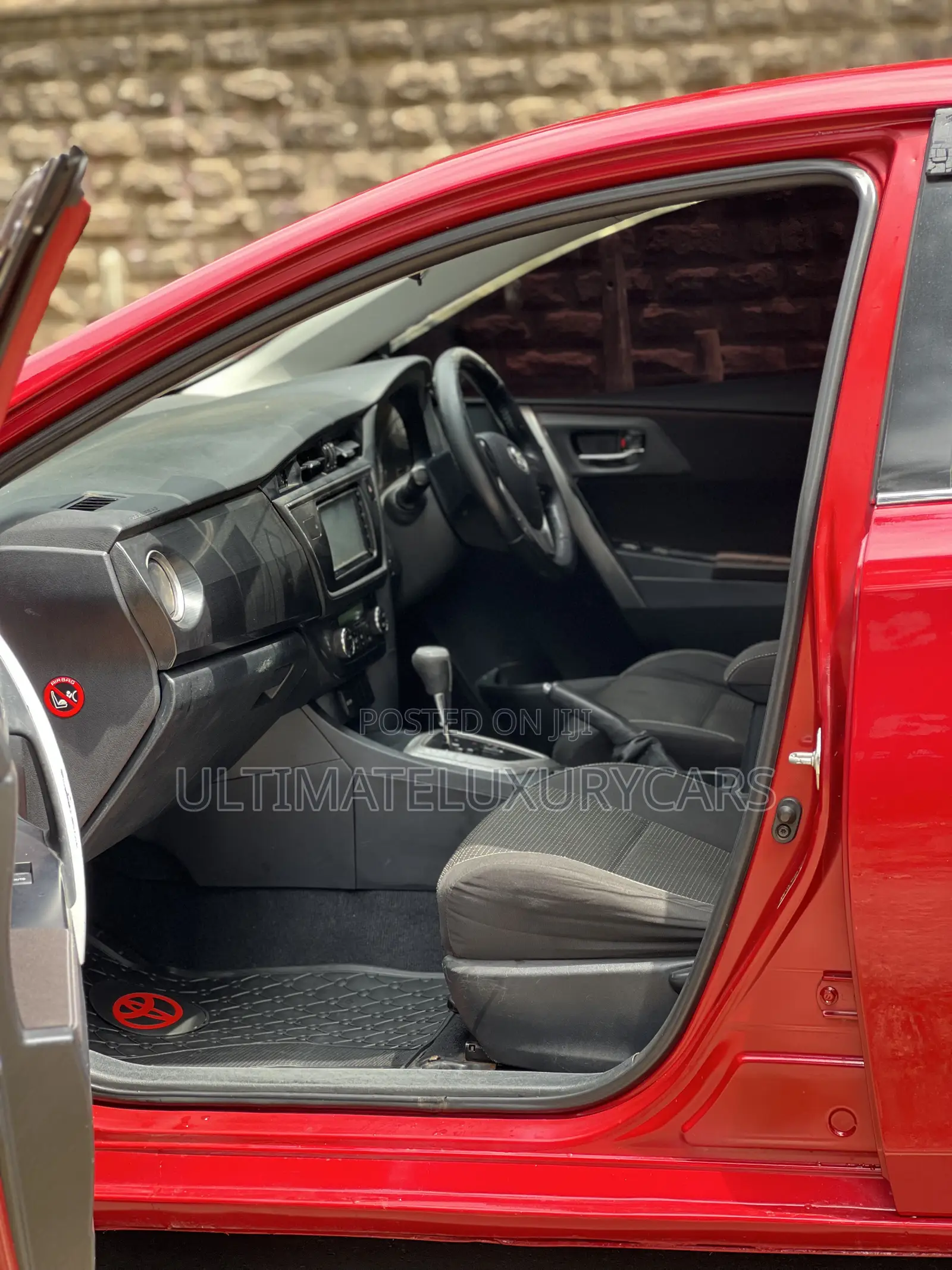 Toyota Auris 2014 Red