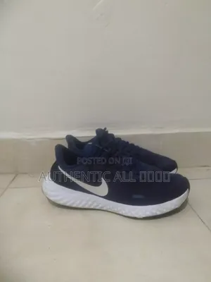 Nike Revolution