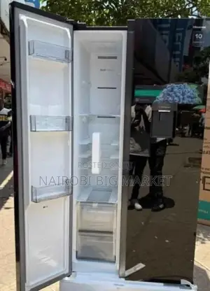 Hisense Side by Side 541L Glass Door Fridge REF558
