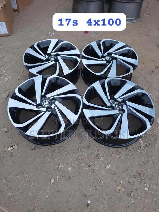 TOYOTA RAIZE SIZE 17lNCH BLACKSILVErlR RIMs