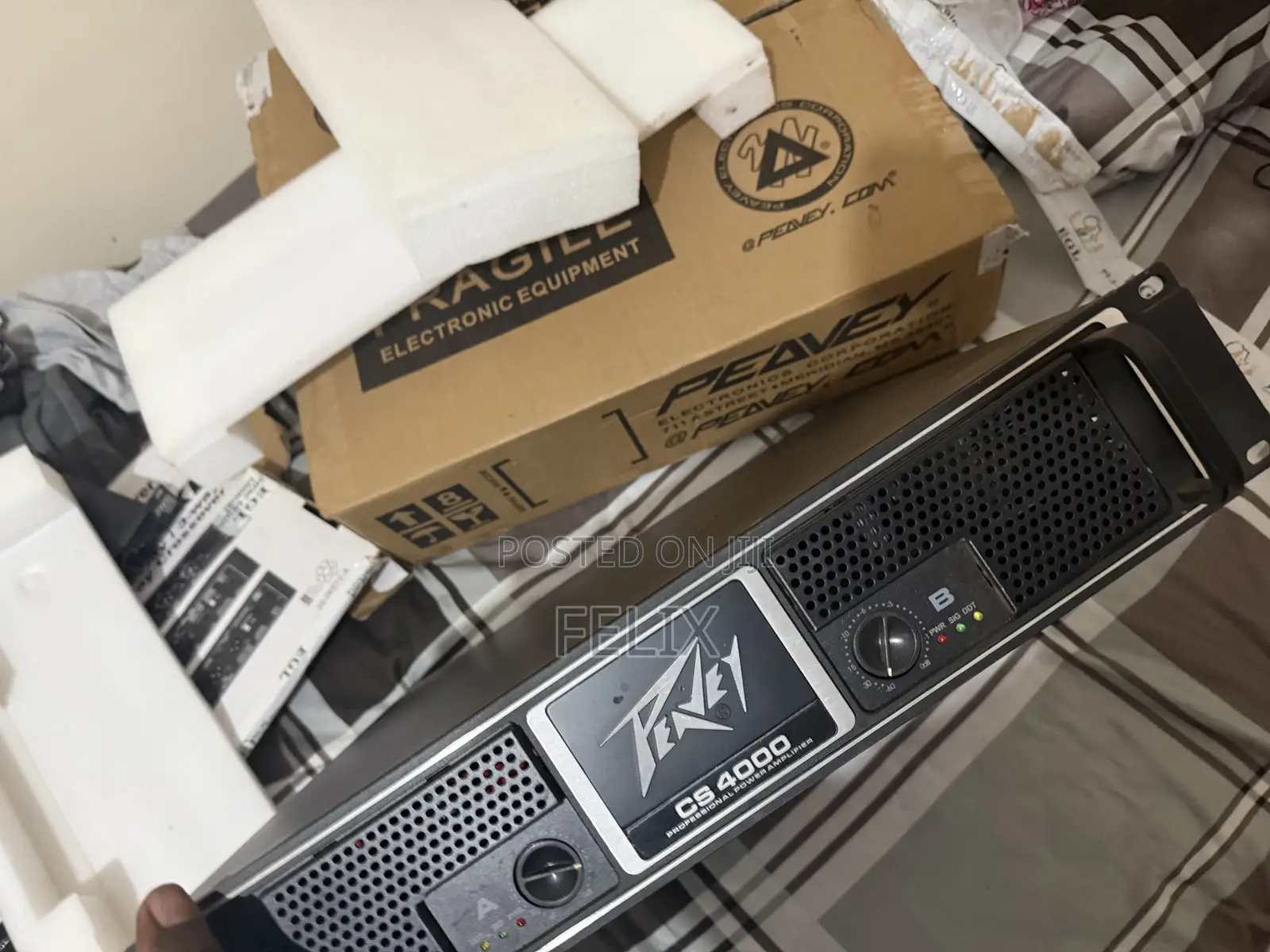 Peavey CS 4000 Professional Power Amplifier