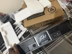 Peavey CS 4000 Professional Power Amplifier