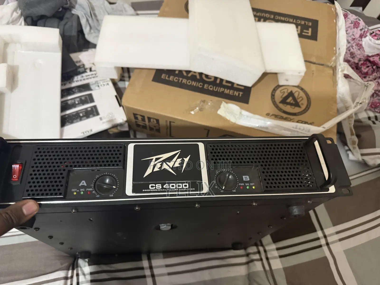 Peavey CS 4000 Professional Power Amplifier