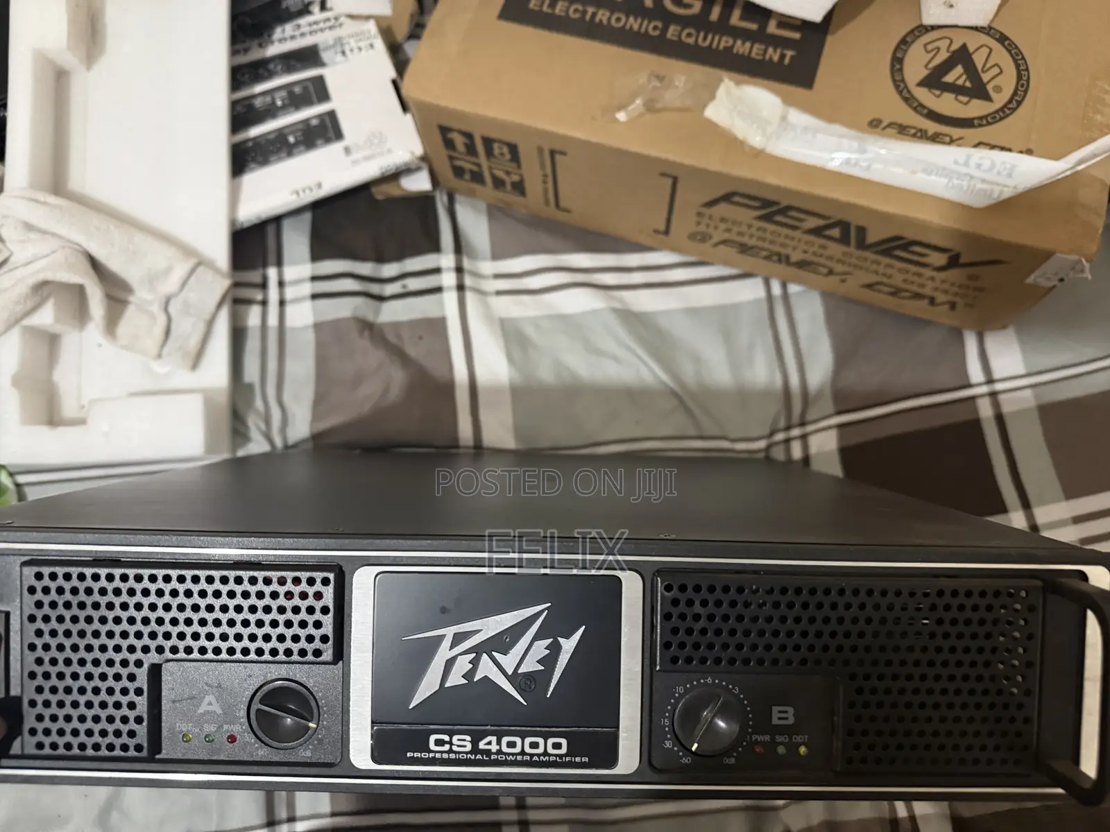 Peavey CS 4000 Professional Power Amplifier