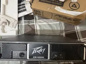 Peavey CS 4000 Professional Power Amplifier
