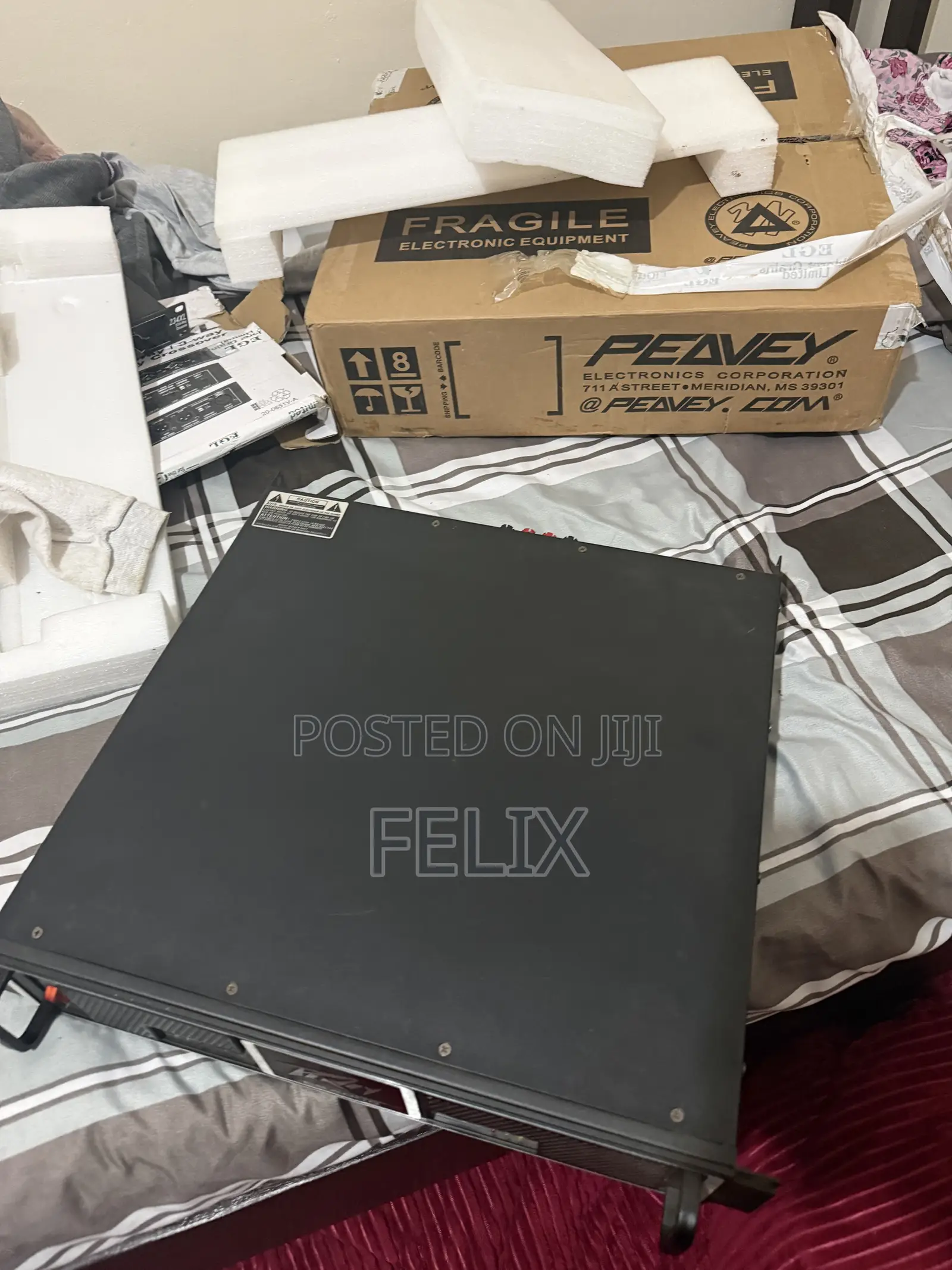 Peavey CS 4000 Professional Power Amplifier