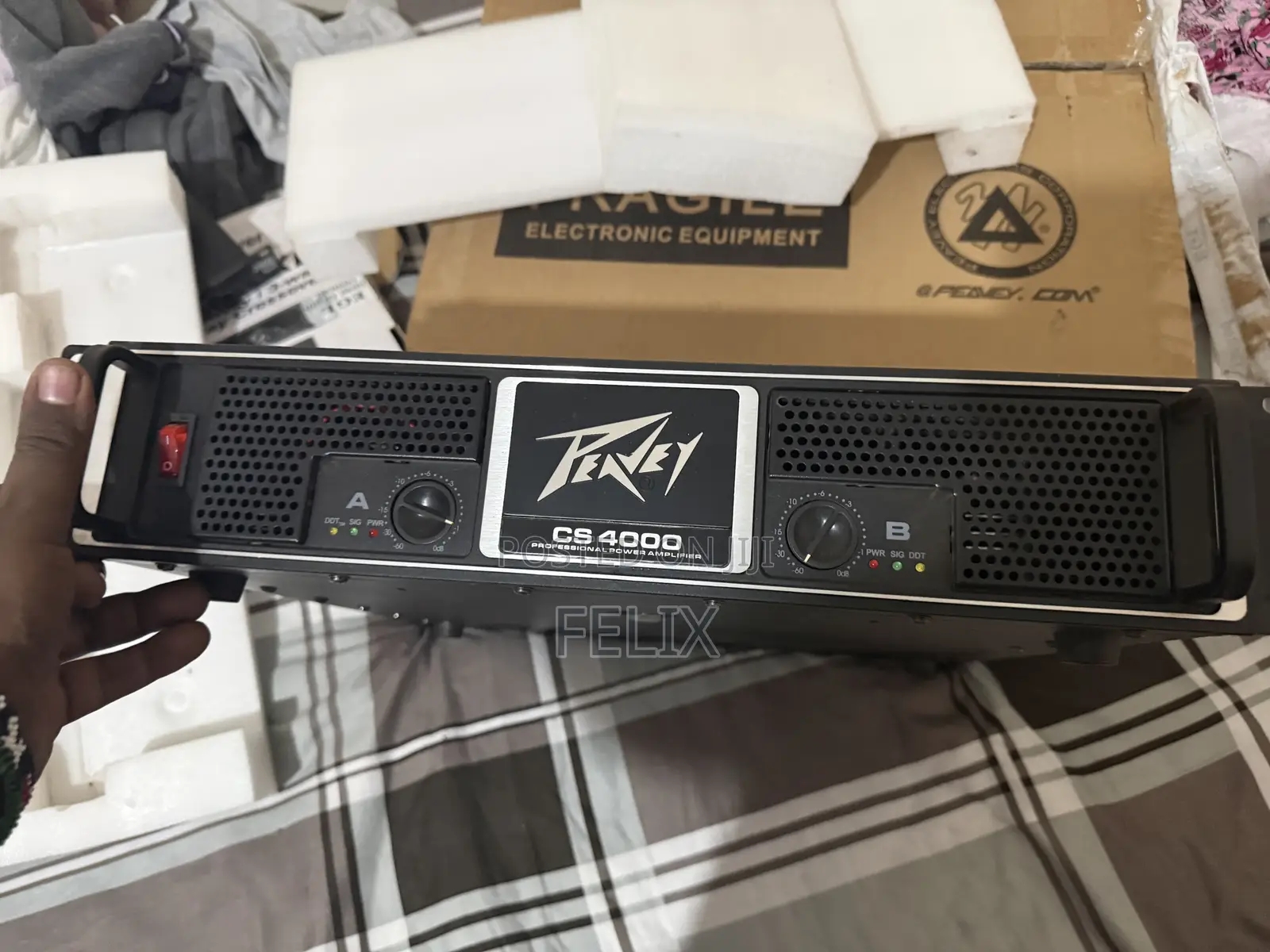 Peavey CS 4000 Professional Power Amplifier