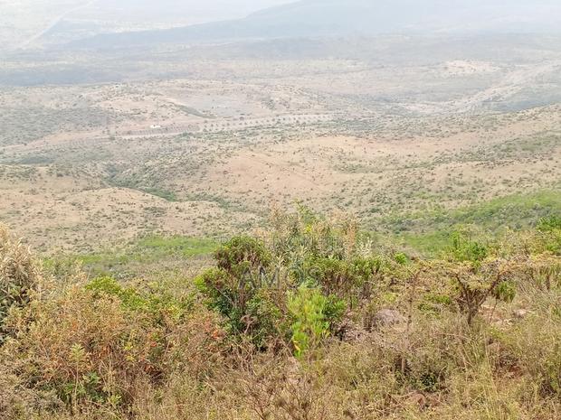 Low Price 5acres Land in Ndeiya Nguirubi Karera Area.