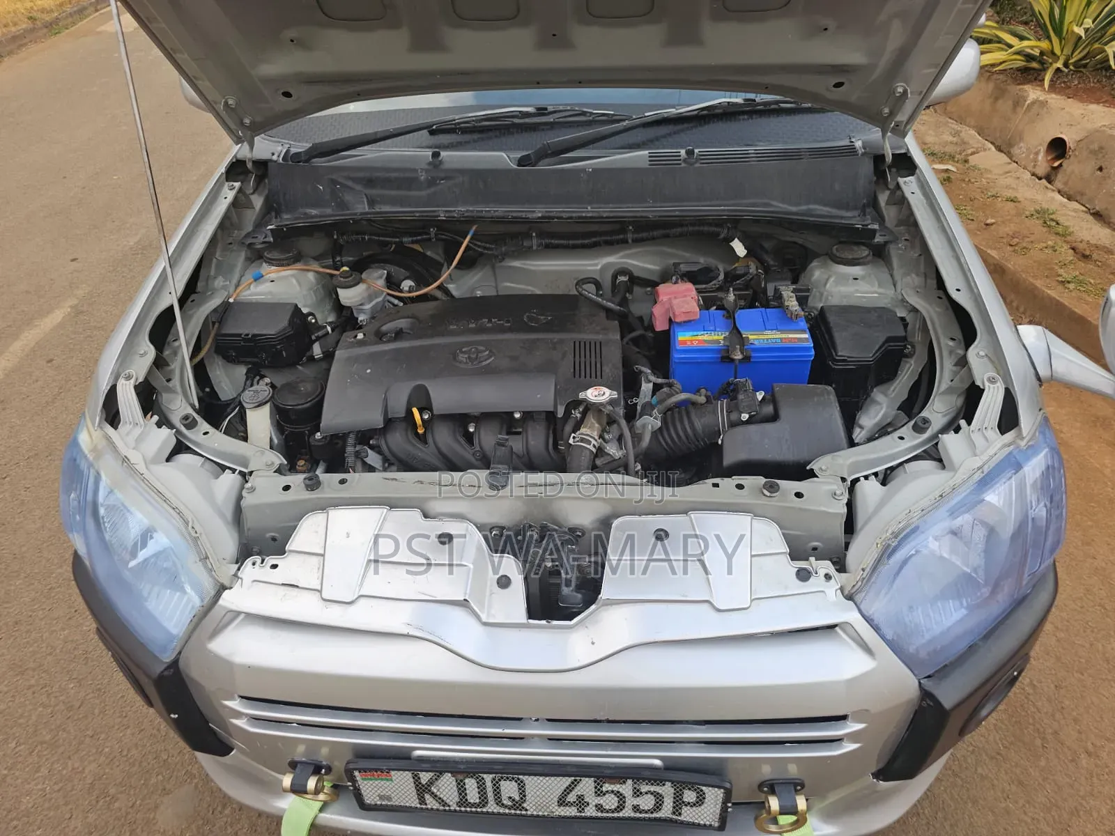 Toyota HiAce 2018 Silver