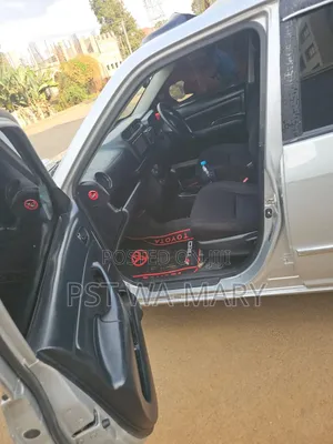 Toyota HiAce 2018 Silver