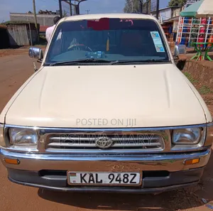 Toyota HiAce 2005