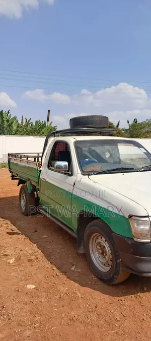 Toyota HiAce 2008 White