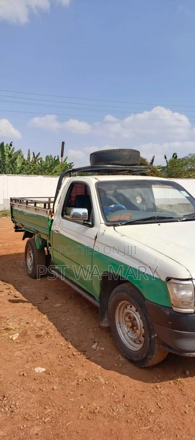 Toyota HiAce 2008 White - thumbnail 2