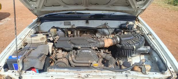 Toyota HiAce 2008 White - thumbnail 3