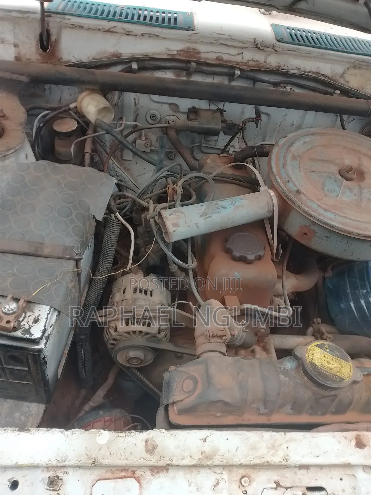 Nissan Pick-Up 1995 White