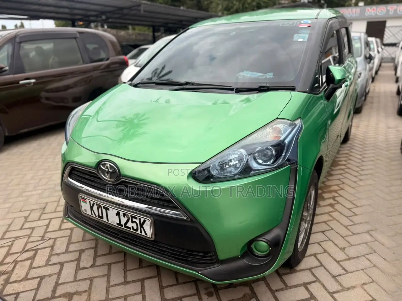 Toyota Sienta 2017 Green