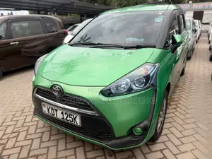 Toyota Sienta 2017 Green