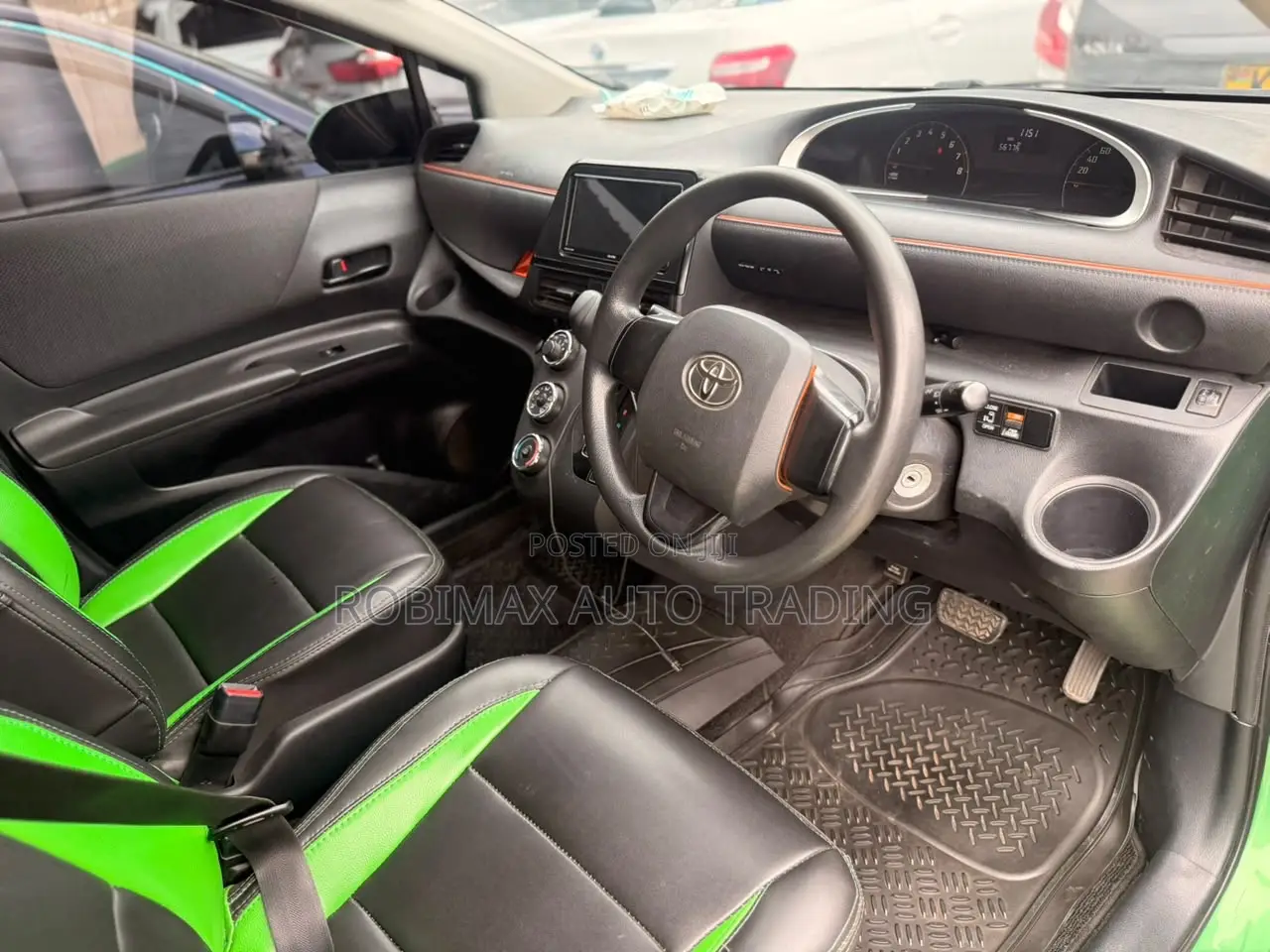Toyota Sienta 2017 Green