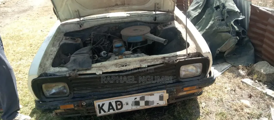 Nissan Pick-Up 1994 Off white