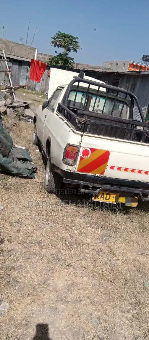 Nissan Pick-Up 1994 Off white