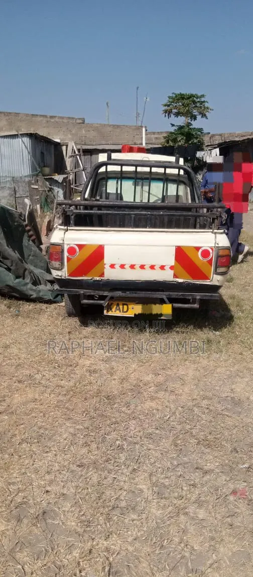 Nissan Pick-Up 1994 Off white