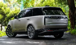 Land Rover Range Rover Vogue 2023 Gold