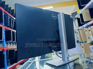 Dell P2722HE 27" Full HD IPS USB-C Hub Monitor