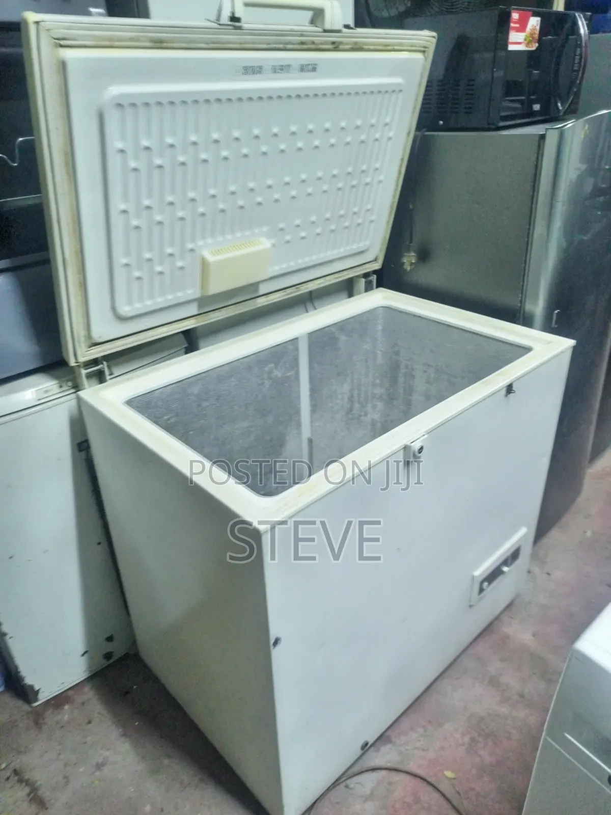 Ex-Uk Whirlpool Heavy-Duty 265ltr Chest Freezer
