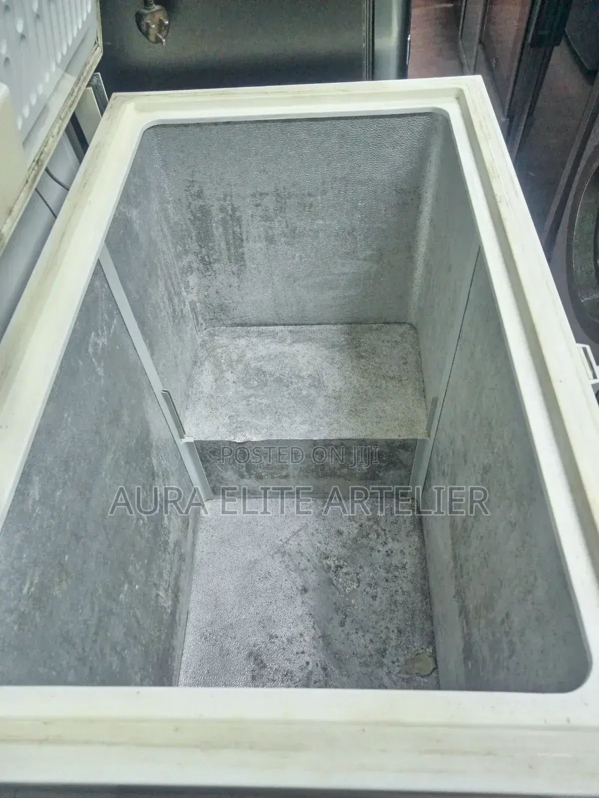 Ex-Uk Whirlpool Heavy-Duty 265ltr Chest Freezer