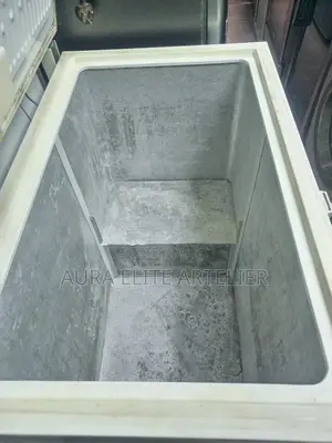 Ex-Uk Whirlpool Heavy-Duty 265ltr Chest Freezer