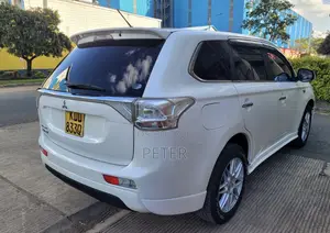 Mitsubishi Outlander 2014 White