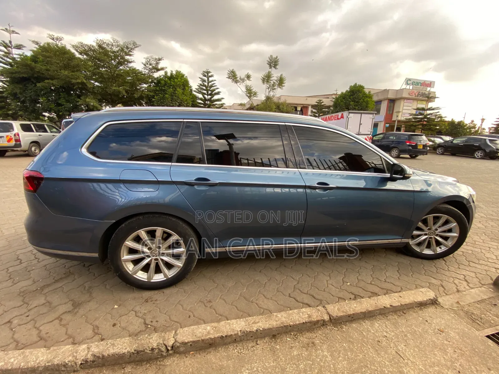 Volkswagen Passat 2018 Blue