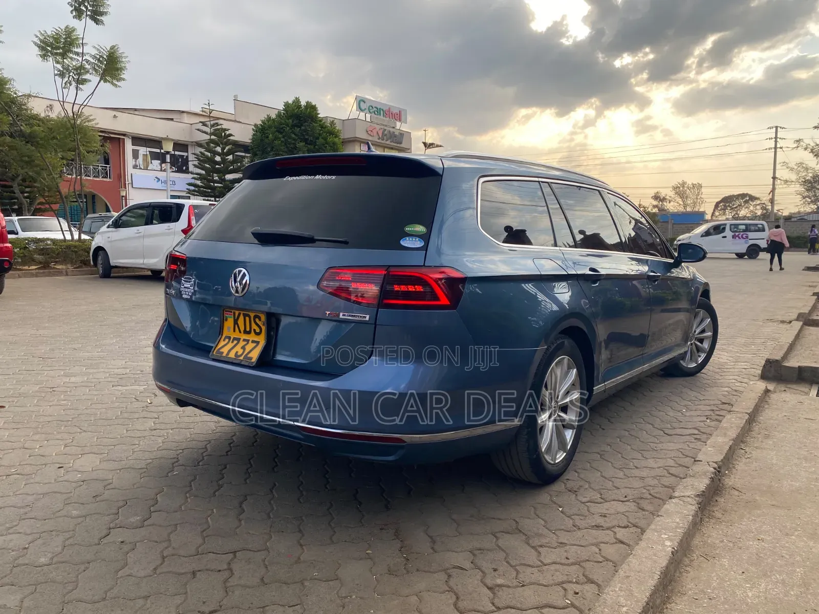 Volkswagen Passat 2018 Blue