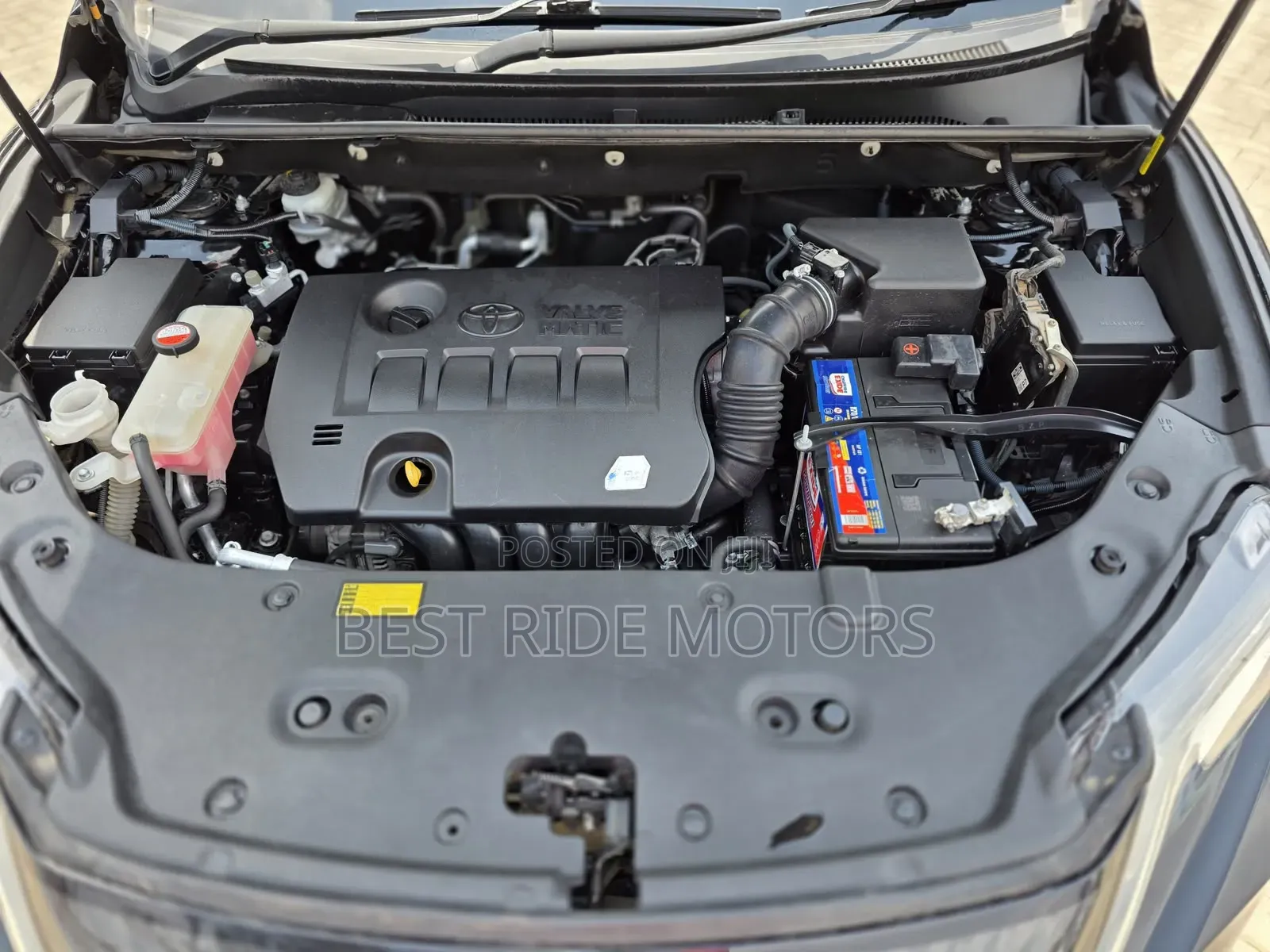 Toyota Harrier 2.0 2015