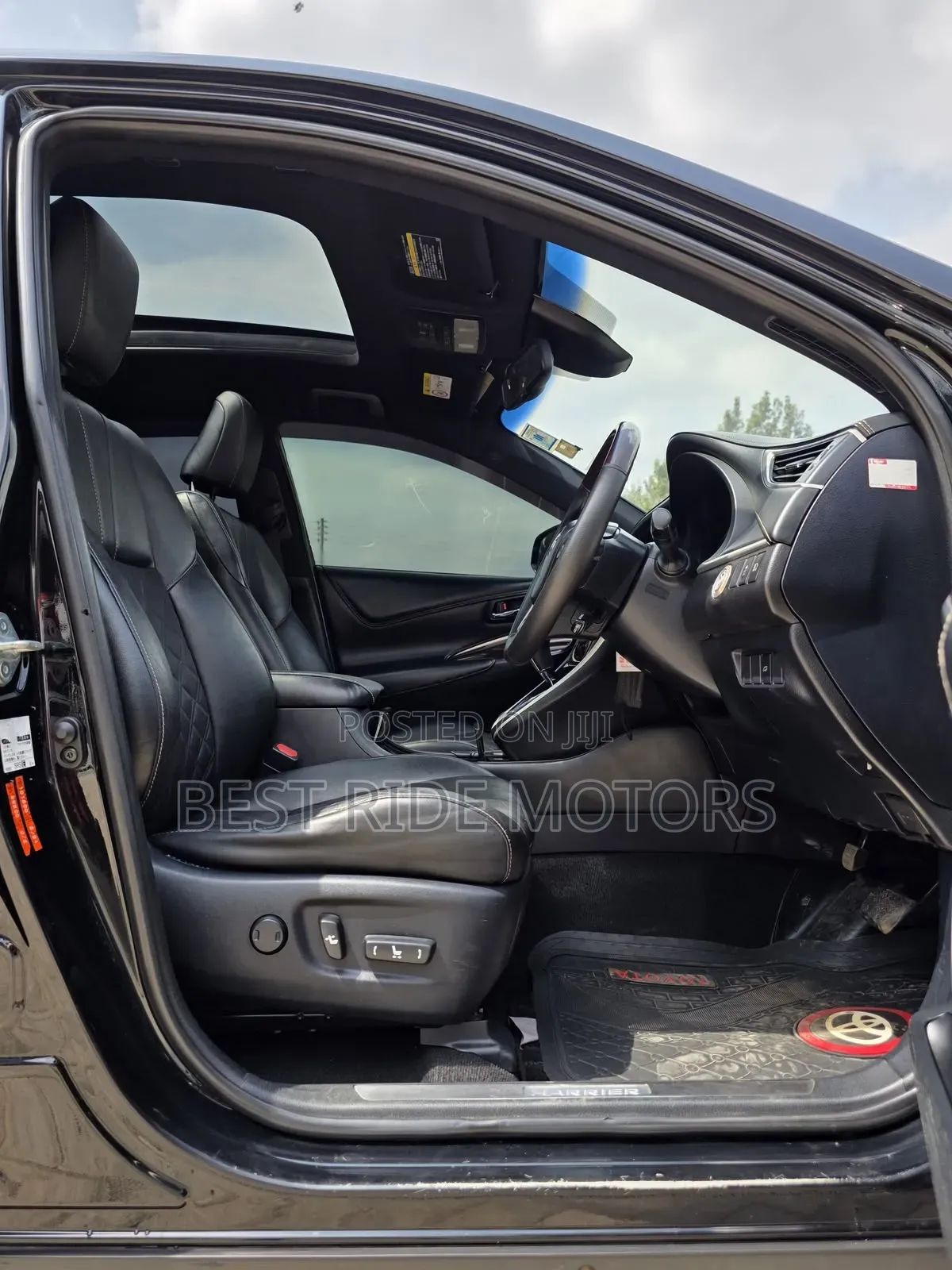 Toyota Harrier 2.0 2015