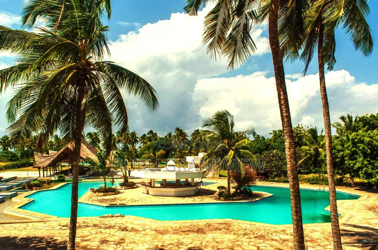 Diani Beachfront 2 Bedroom Pool Beach