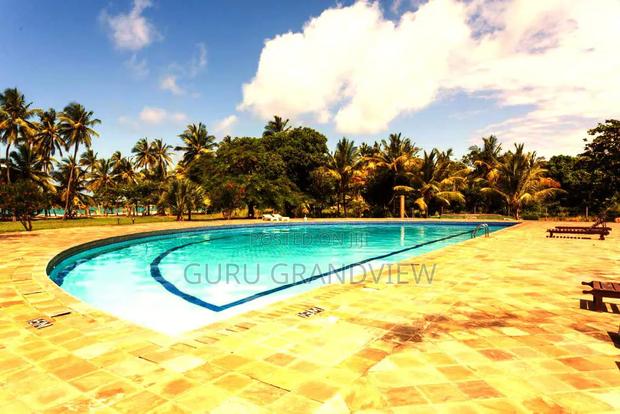 Diani Beachfront 1 Bedroom Pool Beach - thumbnail 15