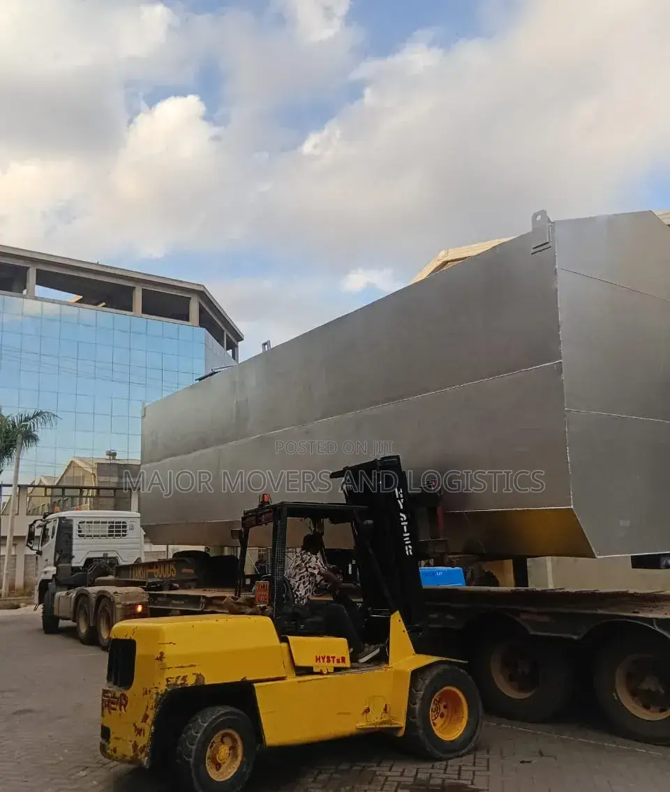 Forklift Hire Ready for Hauling Job _Heavy Lifting Services